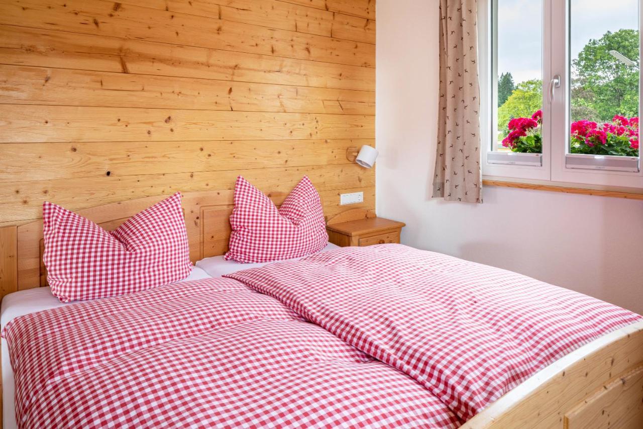 Gaestehaus Steiert Fewo Kuhbergblick Lenzkirch Bagian luar foto